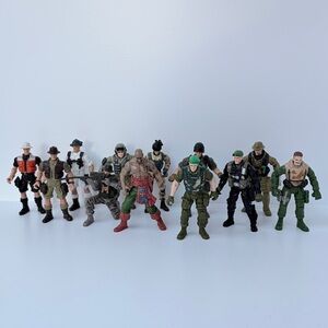 VTG Chap Mei Large Lot Military Soldier Army Men Figures + 1 Pirate 12pcs‎